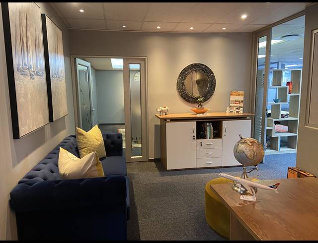 157M² OFFICE FOR SALE IN STEENBERG